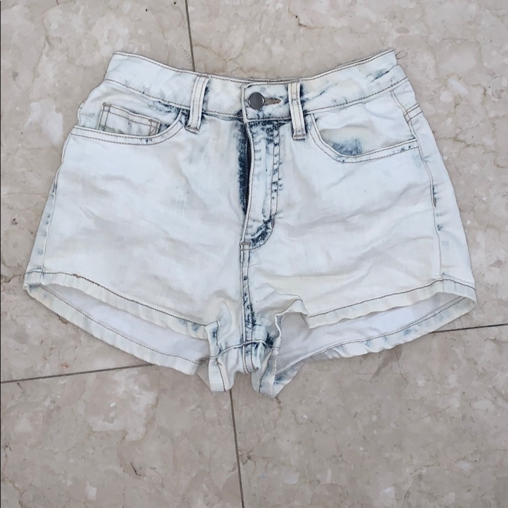 F21 white acid wash jean shorts